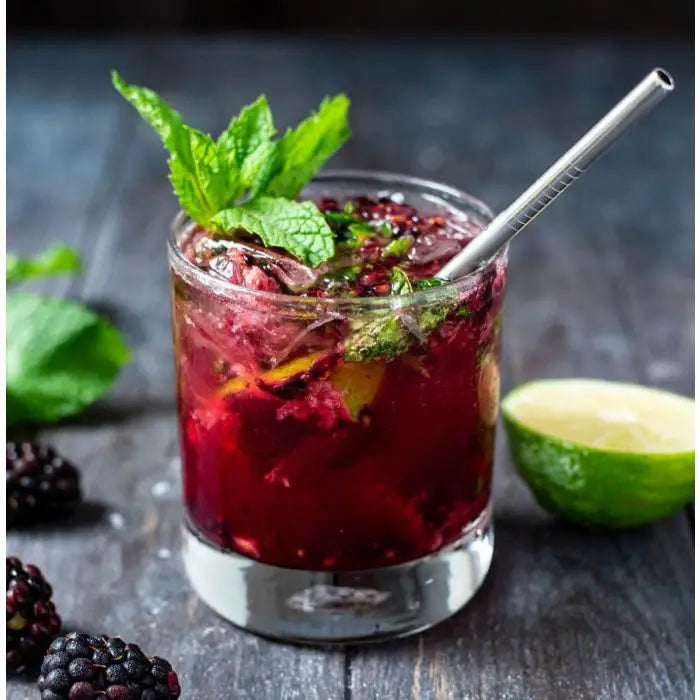 Smash-cocktail med bär och mynta